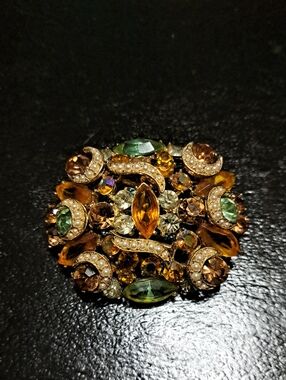 Vintage Art Brooch